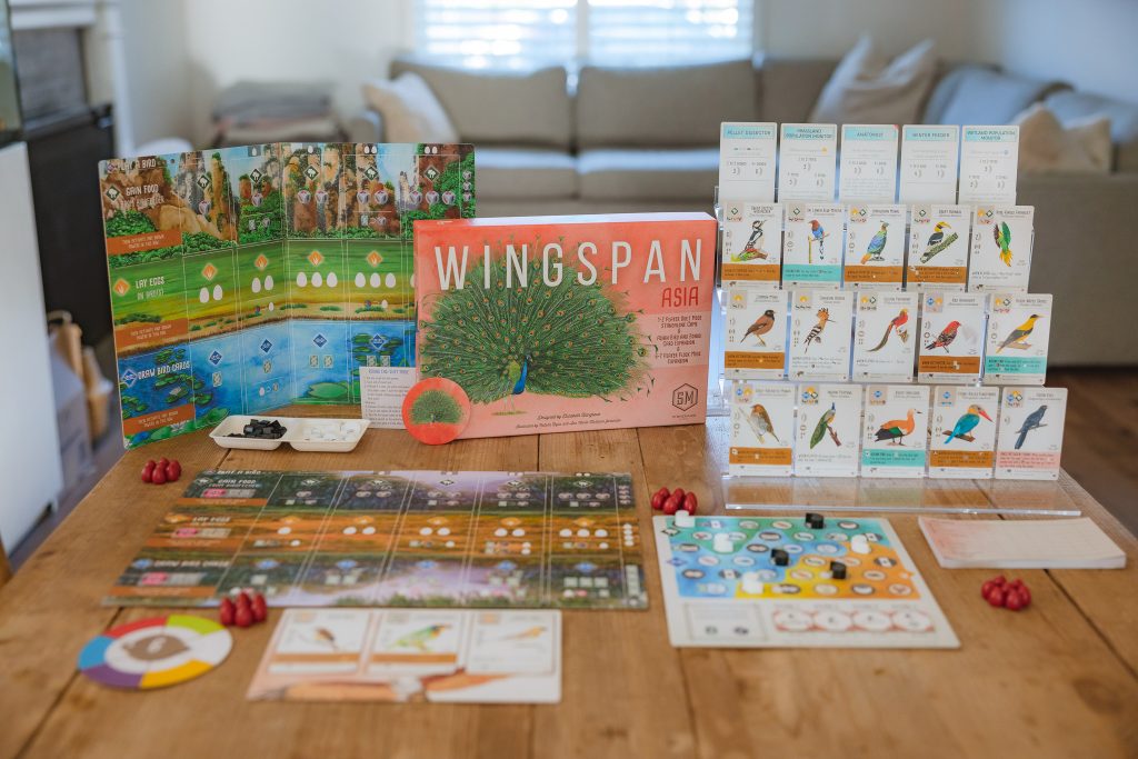 New to Wingspan and loving it! Butwhat are we supposed to use these  little plastic containers for? : r/wingspan